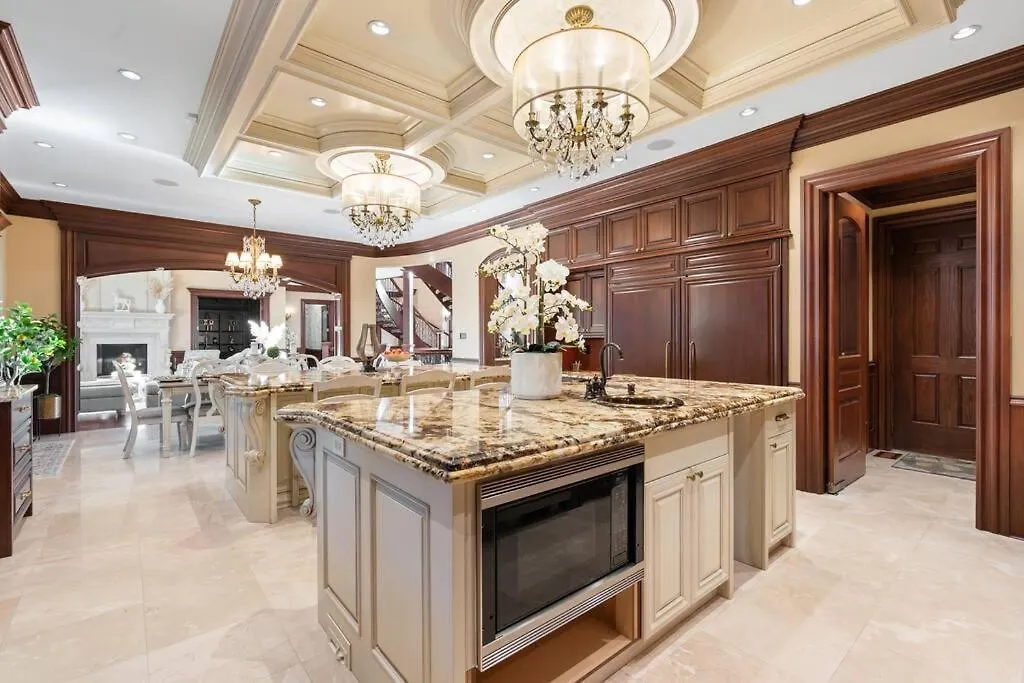 French Chateau W/Swim Spa & Theatre: 11,700 Sqft Calgary 0*,  Canada