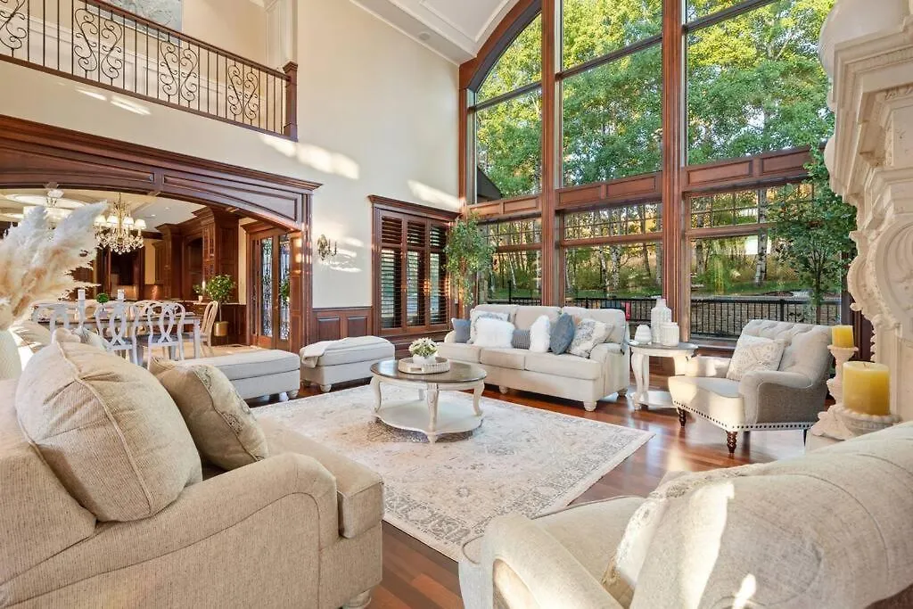 French Chateau W/Swim Spa & Theatre: 11,700 Sqft Calgary 0*,