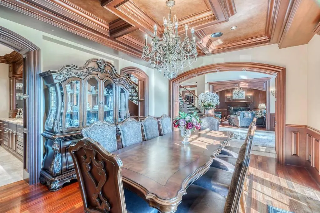 French Chateau W/Swim Spa & Theatre: 11,700 Sqft Calgary 0*,
